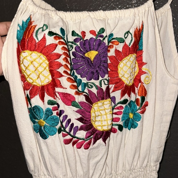 Authentic traditional Mexican dress - Picture 2 of 4